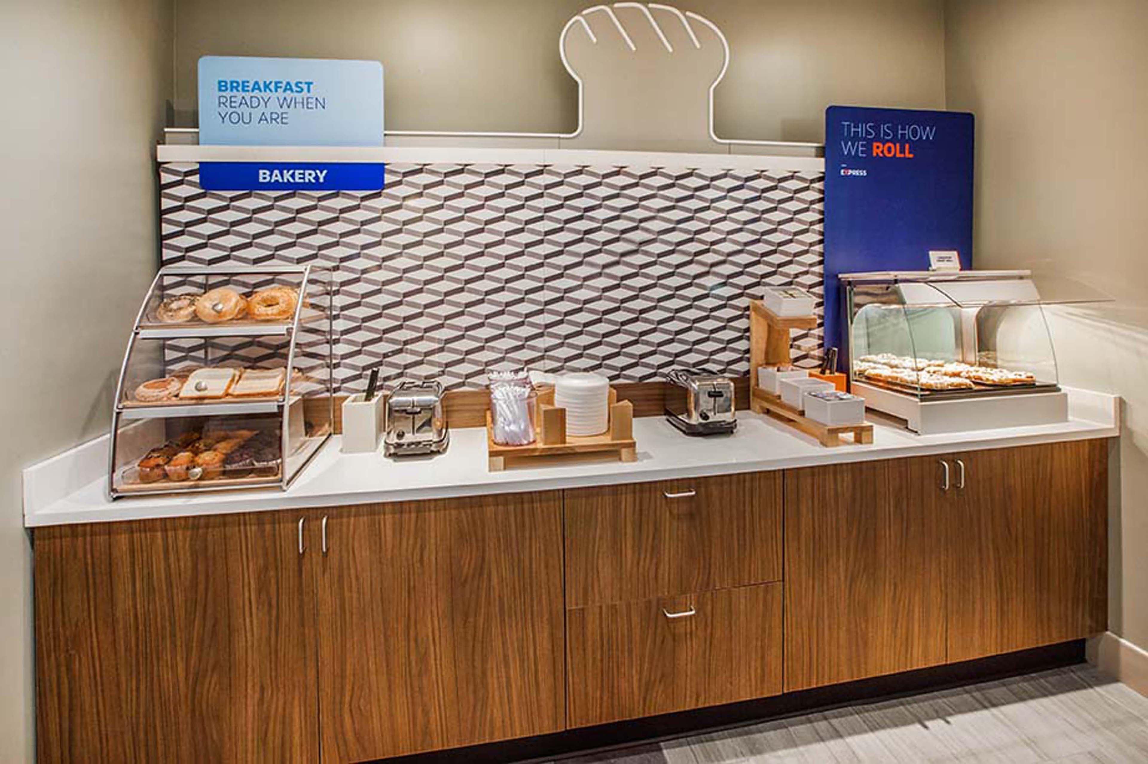 Holiday Inn Express Lexington Southwest Nicholasville By Ihg Bagian luar foto