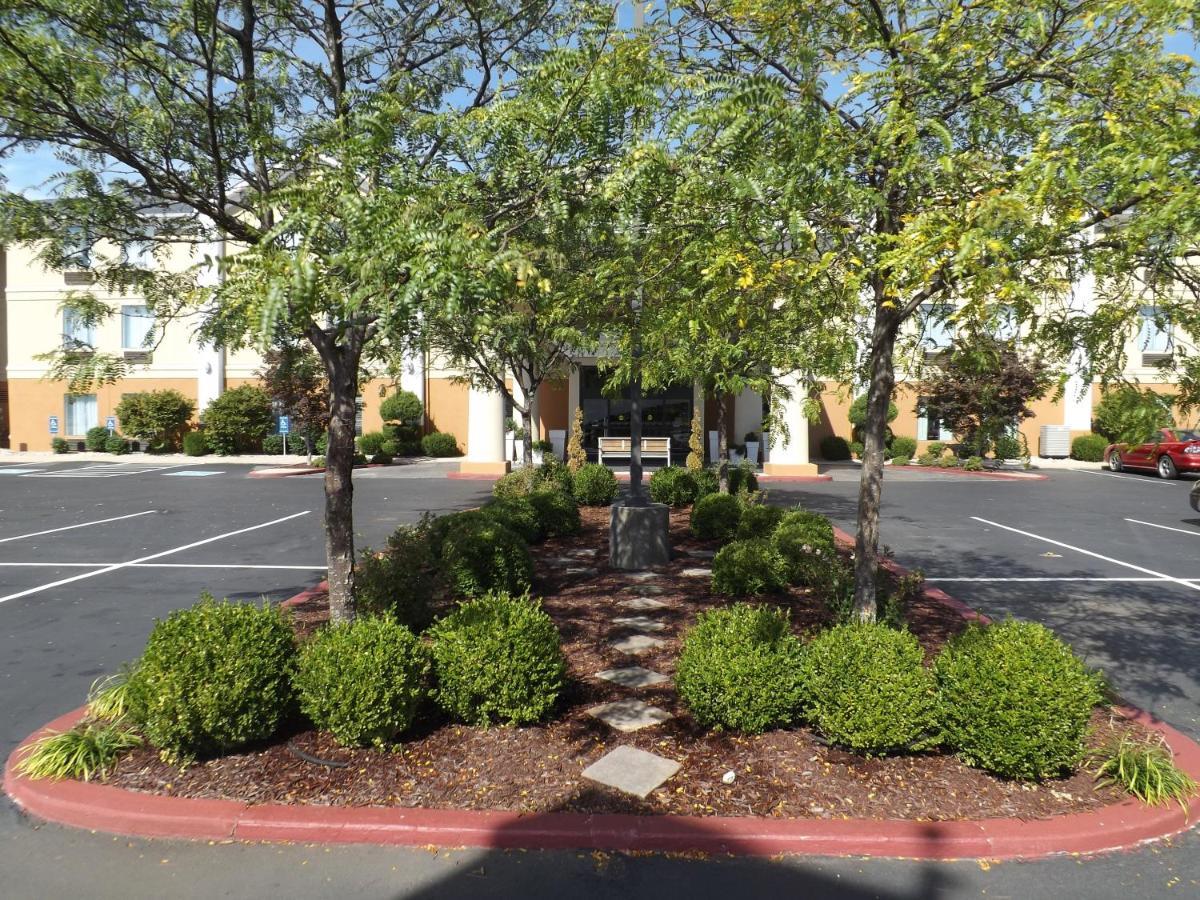 Holiday Inn Express Lexington Southwest Nicholasville By Ihg Bagian luar foto